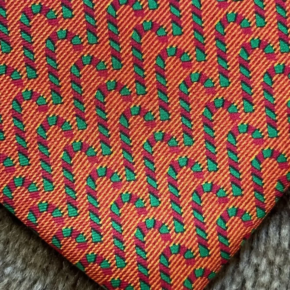 Tongue Tied Tom McLellon Greenwich Village NCY 100% Silk‎ Christmas Neck Tie